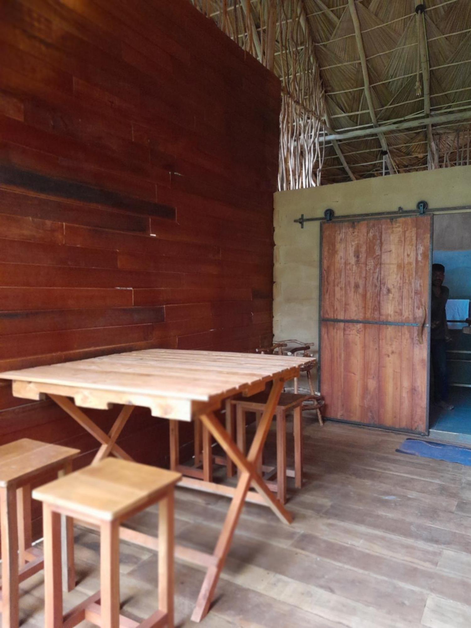 Wood Palace Ella Habitación foto